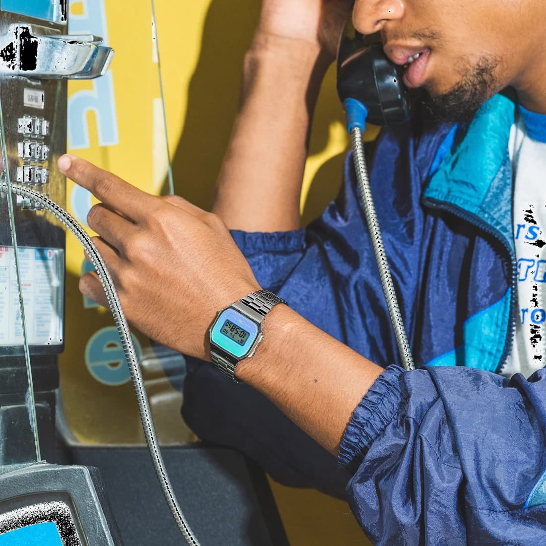 Montre Casio A168WER-2AEF Acier Cadran Bleu Digital vue 3