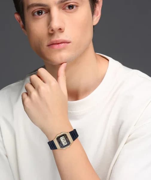 Montre Casio F-91WM-9AEF Bracelet en Résine Noir vue 3