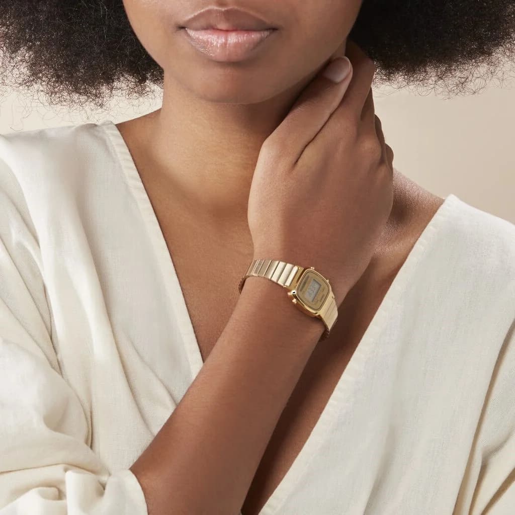 Montre Casio LA670WEGA-9EF en métal doré à affichage digital vue 6