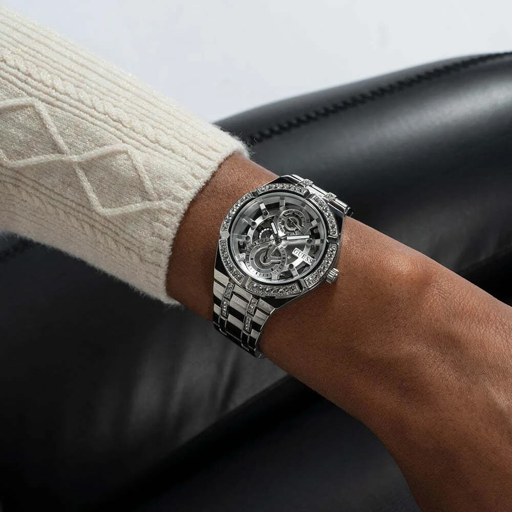 Montre Femme Guess Allara GW0604L1 bracelet acier argenté cadran squelette cristaux multifonctions vue 5