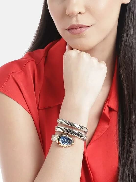 Montre Just Cavalli JC1L224M0075 Bracelet Bicolore et Cadran Bleu vue 4