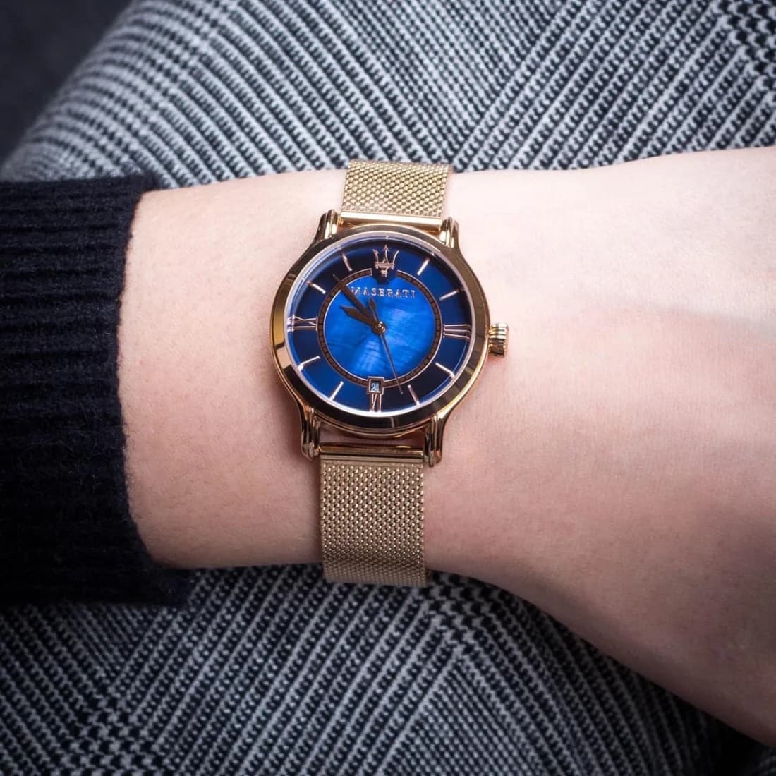 Montre Maserati R8853118503 Cadran Bleu et Maille Milanaise Rose Gold vue 3