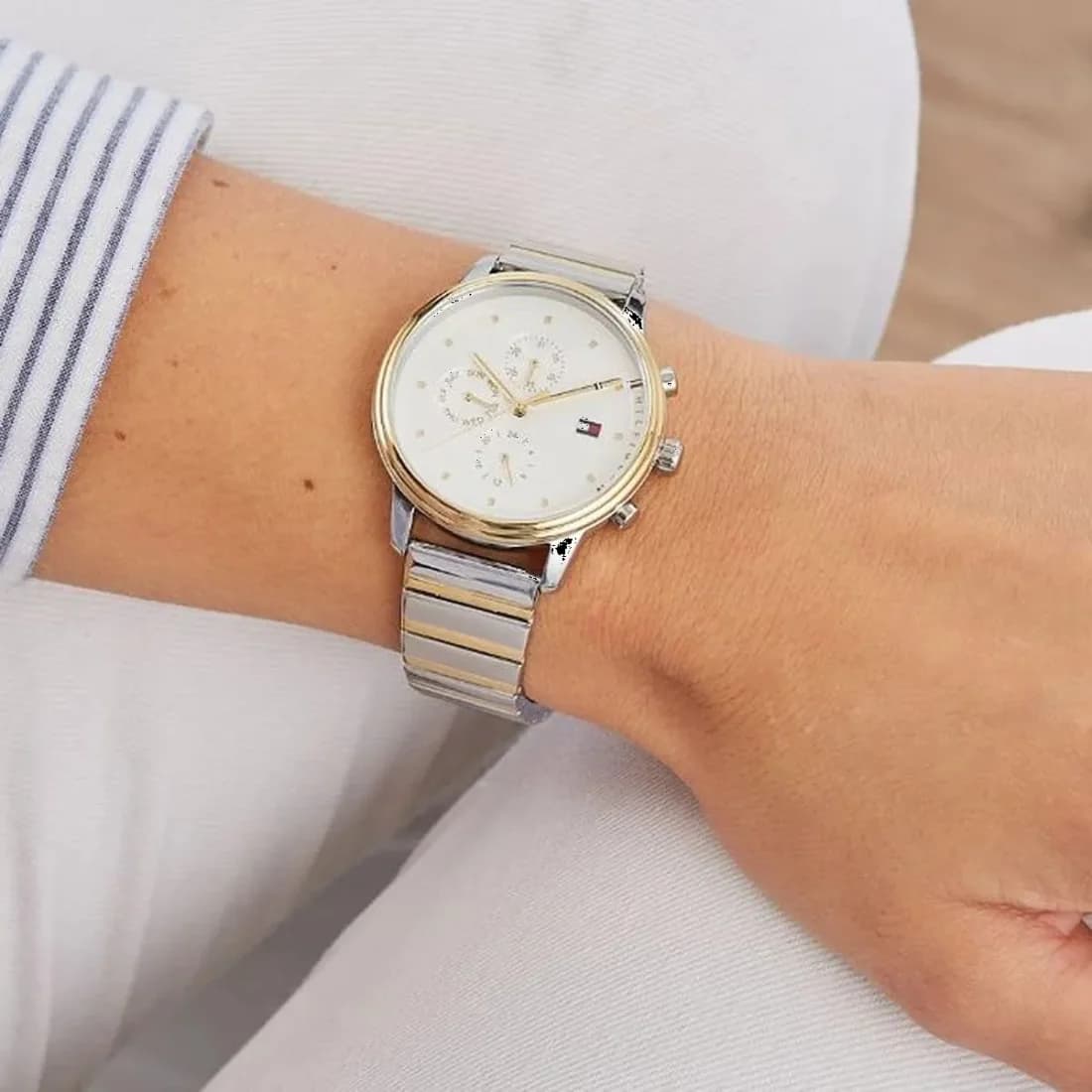 Montre Tommy Hilfiger 1781908 en Acier Bicolore Blake vue 3